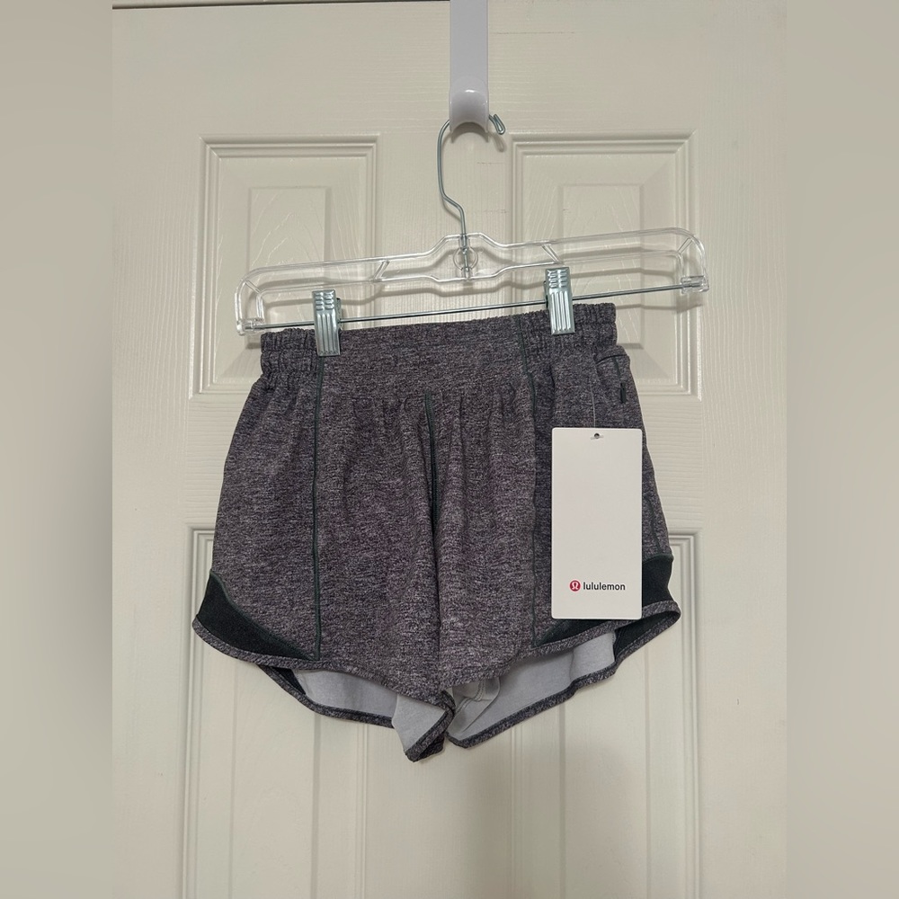 NEW WITH TAG Lululemon Heather Lux Multi Black Hotty Hot Low-Rise Lined Short 4"